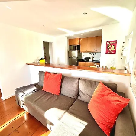 Lovely & Cozy With Amazing View & Location *