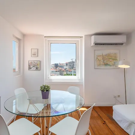 Apartmán Lovely & Cozy With Amazing View & Location *